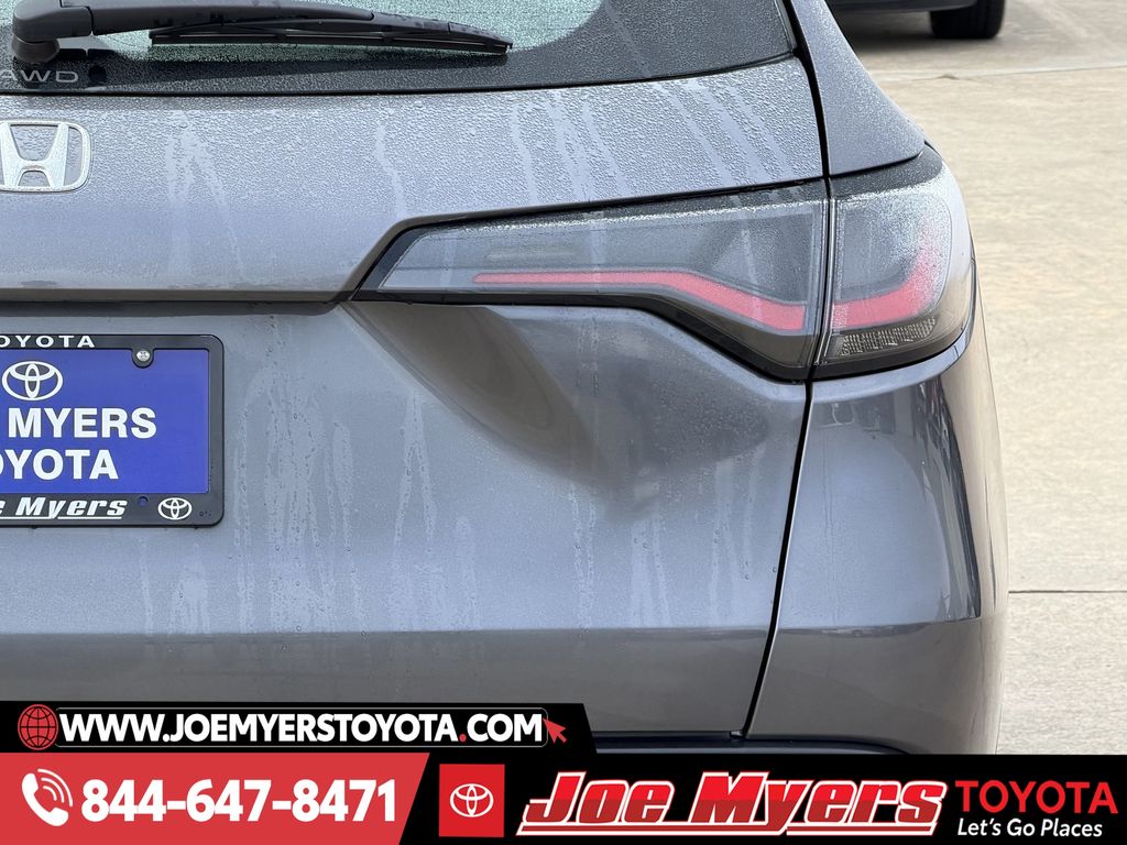 Used 2025 Urban Gray Pearl Honda LX image 8
