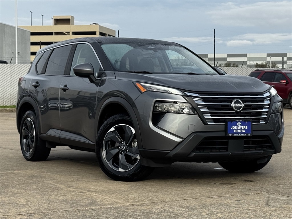 Used 2024 Nissan Rogue SV SUV