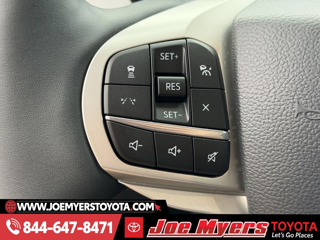 Used 2025 Vapor Blue Metallic Ford Active image 24