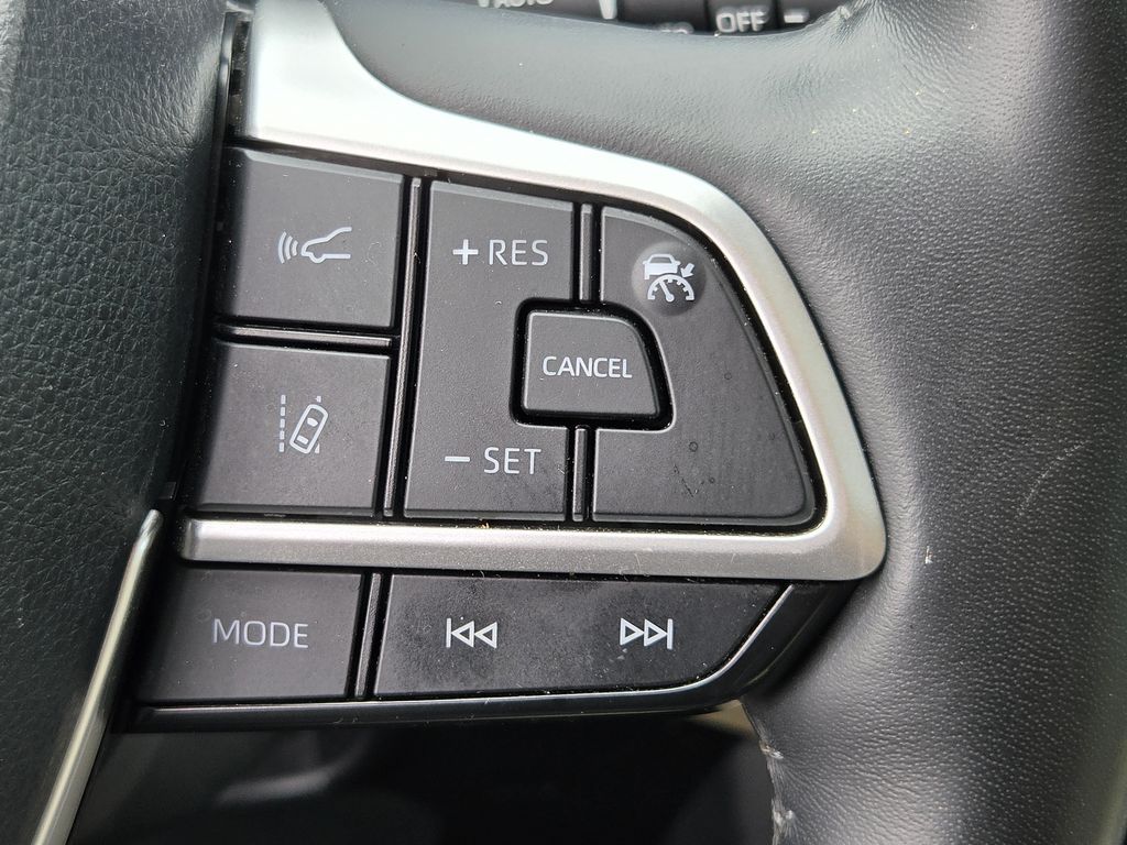 Used 2023 Moon Dust Toyota Platinum image 23
