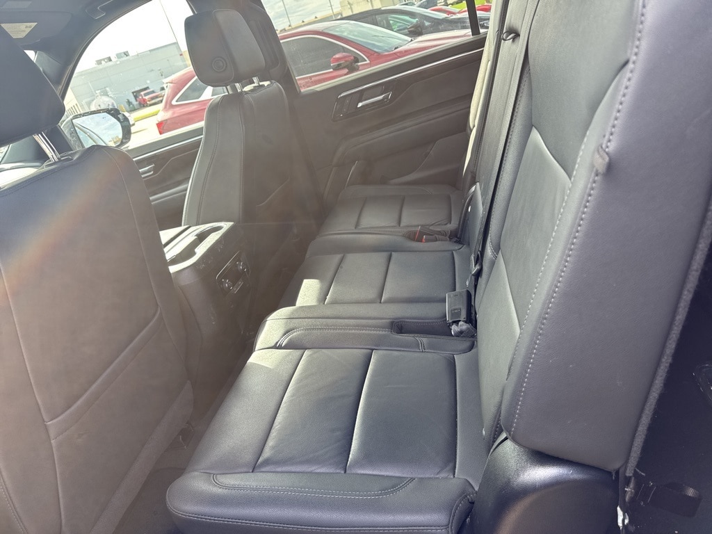 Used 2025 Chevrolet Suburban LT SUV