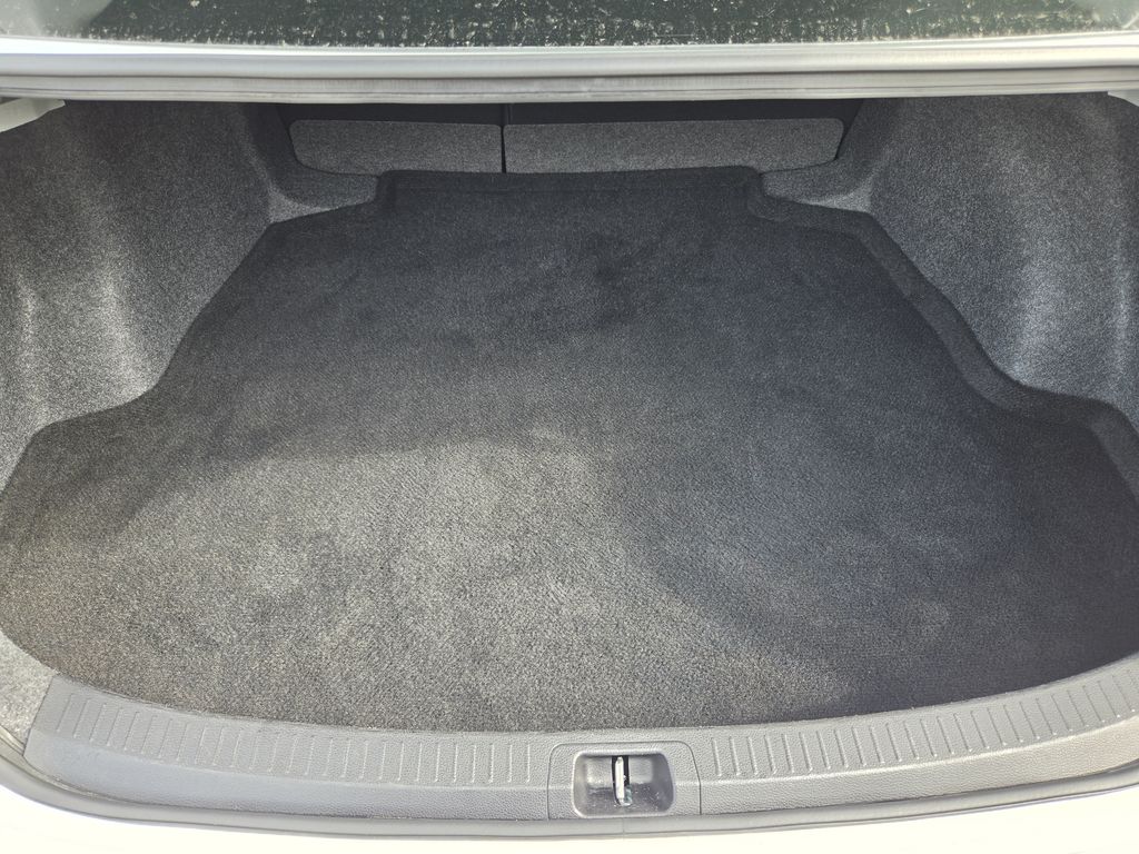 Used 2026 Ice Toyota LE image 28