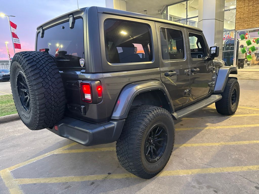 Used 2023 Granite Crystal Metallic Clearcoat Jeep Sahara image 4