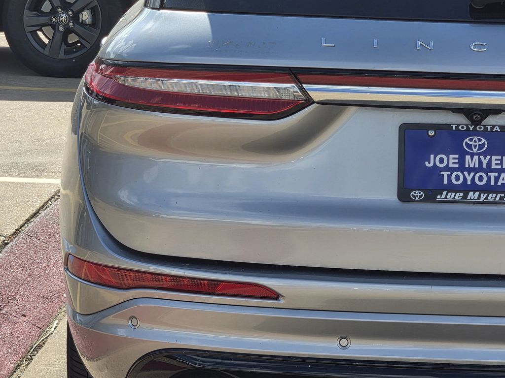 Used 2022 Radiance Metallic Lincoln Grand Touring image 10