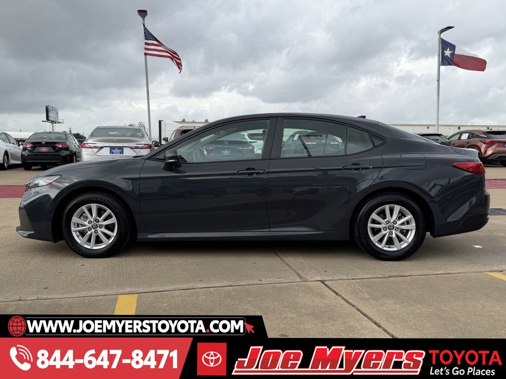 Used 2025 Underground Toyota LE image 6