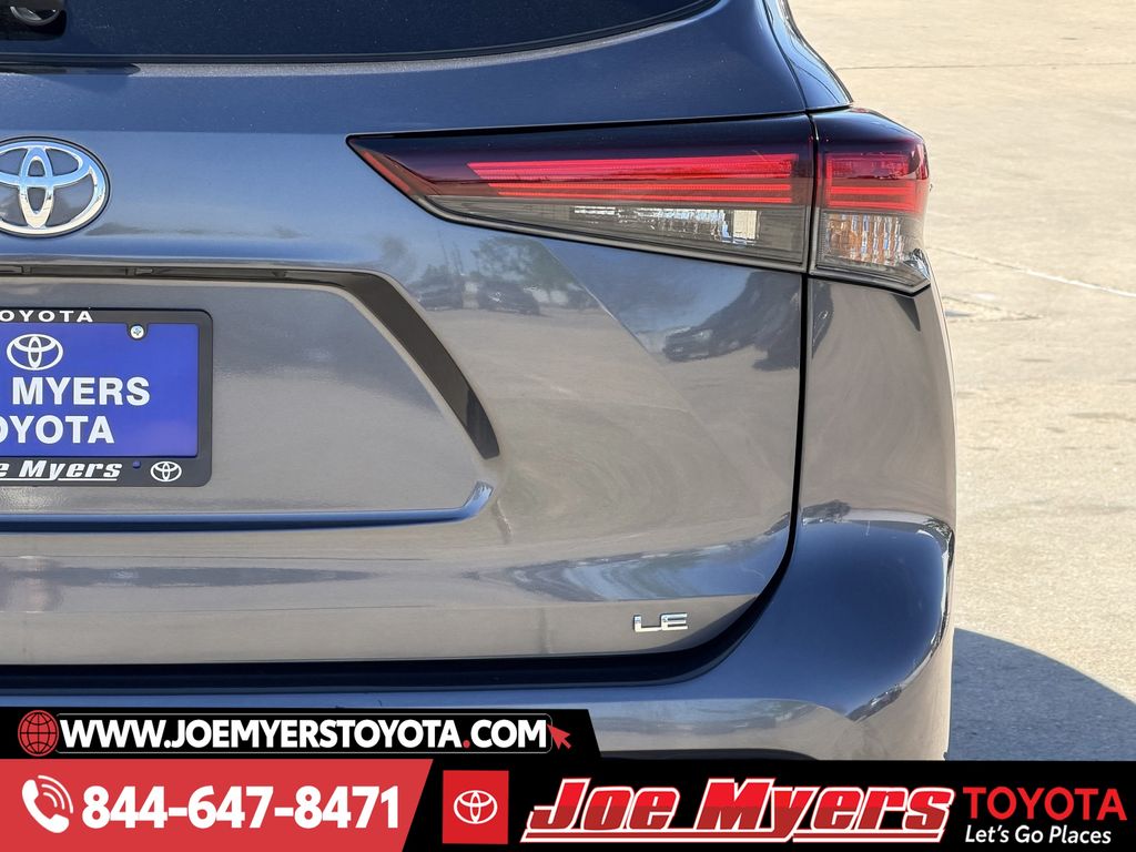 Used 2025 Magnetic Gray Metallic Toyota LE image 9