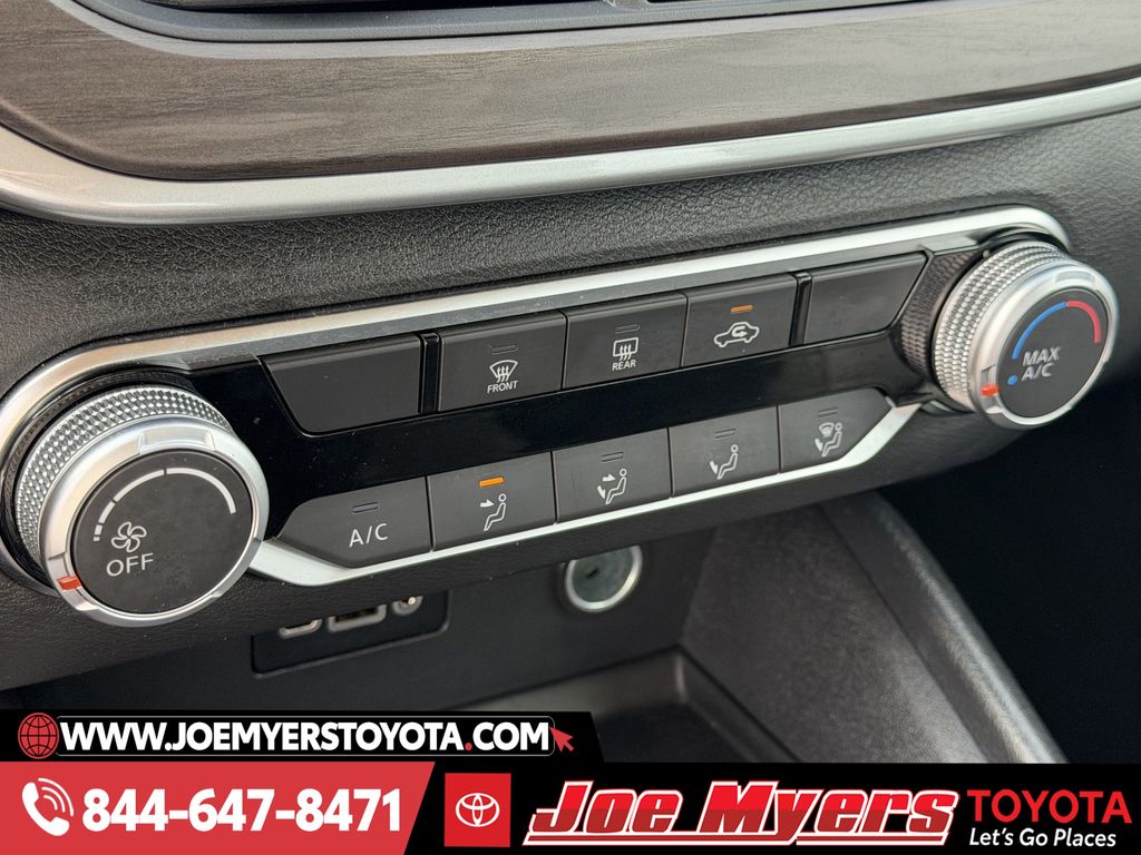 Used 2025 Glacier White Nissan 2.5 SV image 19