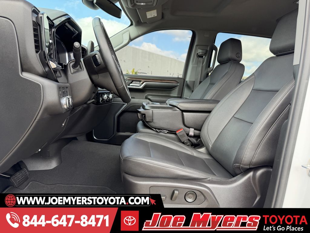 Used 2024 Summit White GMC SLT image 28