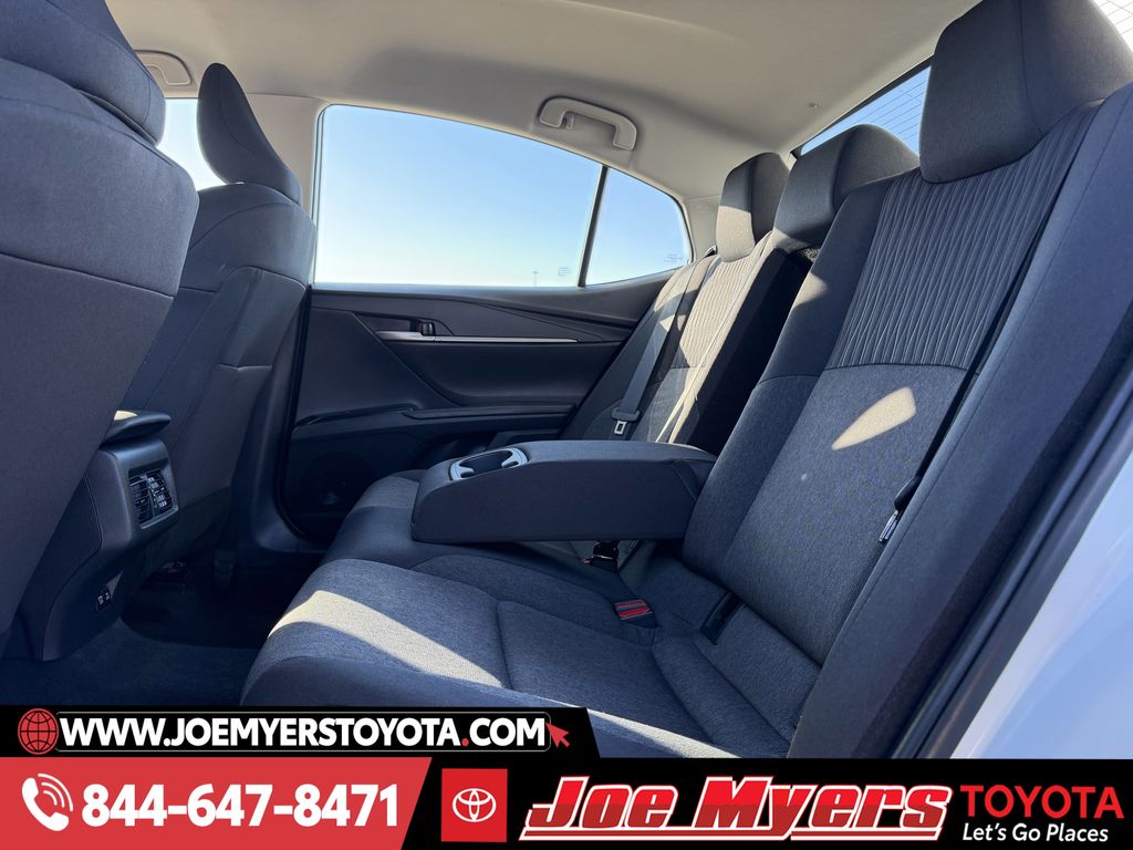Used 2025 Ice Cap Toyota LE image 28