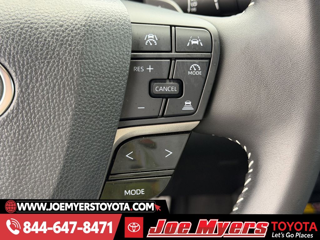 Used 2025 Ice Cap Toyota SE image 23