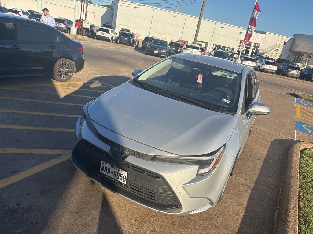 Used 2025 Toyota Corolla Hybrid LE Sedan