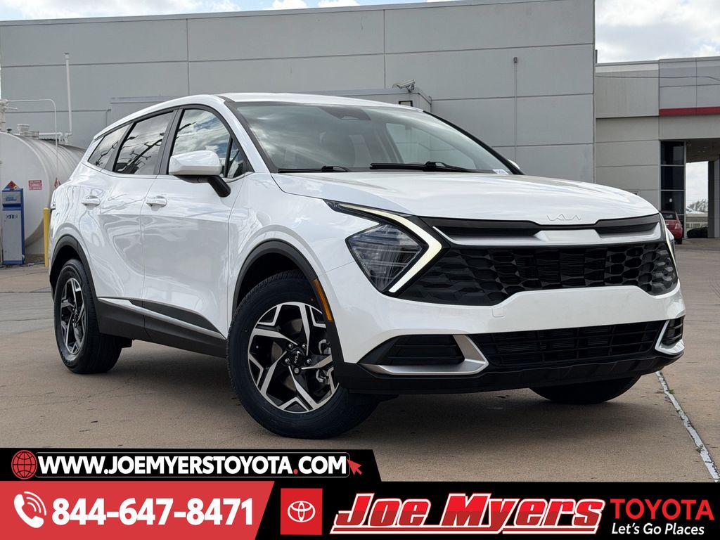 Used 2025 Snow White Pearl Kia LX image 2