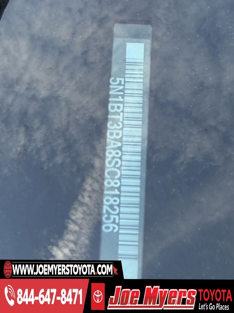 Used 2025 Super Black Nissan SV image 31