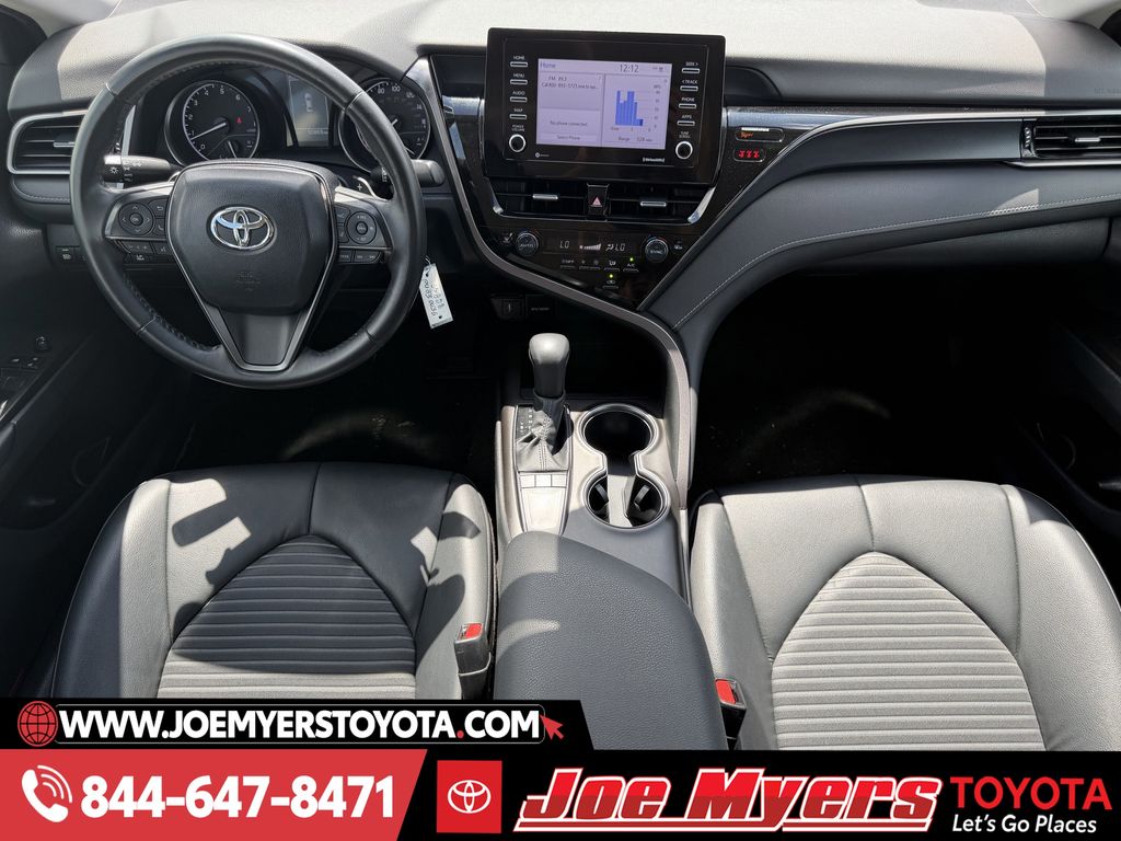 Used 2023 Ice Cap Toyota SE image 13