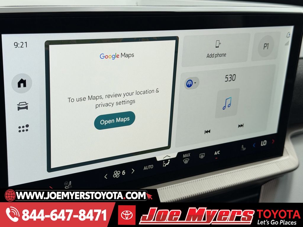 Used 2025 Vapor Blue Metallic Ford Active image 18