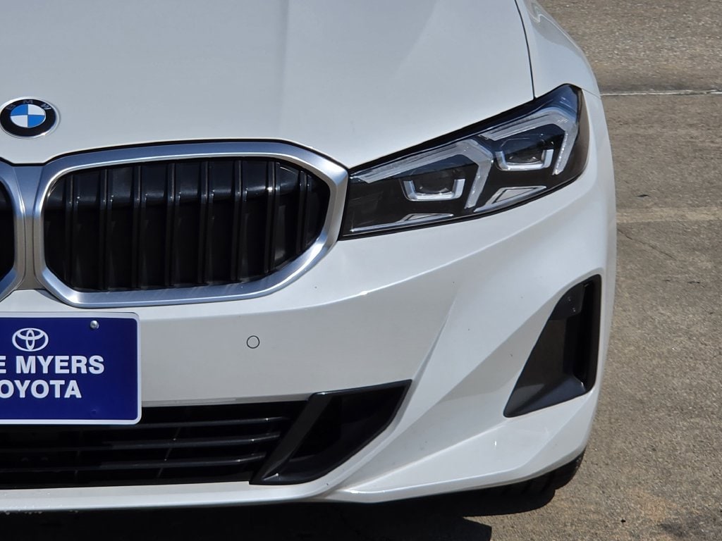 Used 2025 White Metallic BMW 330i image 4