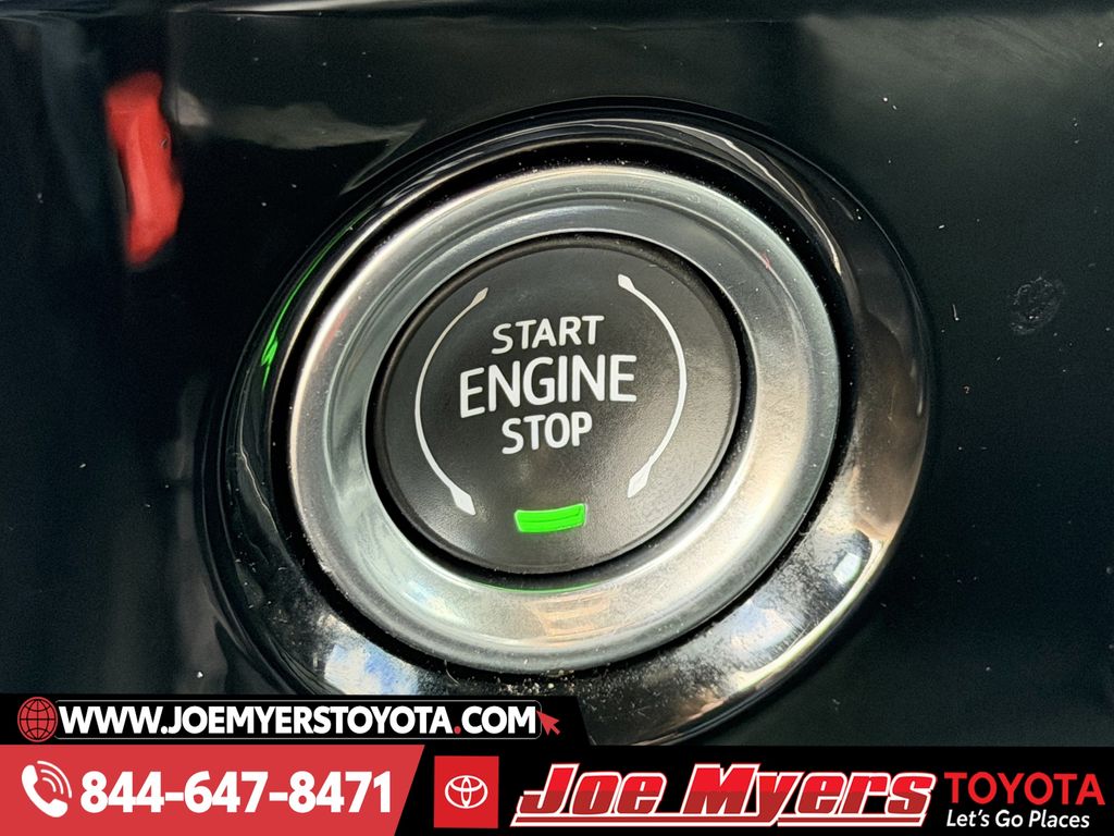 Used 2024 Summit White GMC SLT image 23