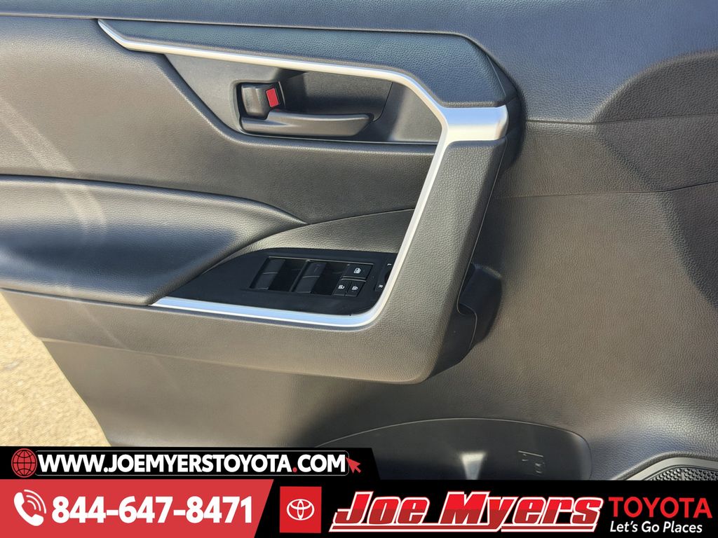 Used 2025 Silver Sky Metallic Toyota LE image 25