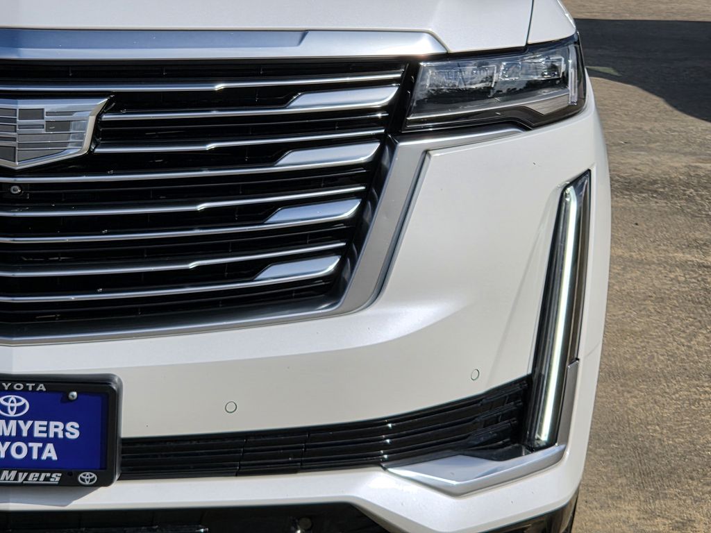 Used 2022 Crystal White Tricoat Cadillac Premium Luxury Platinum image 4