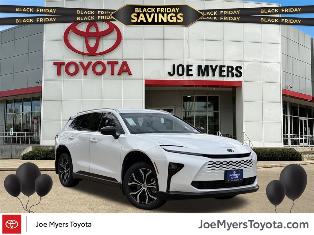 2025 Toyota Crown Signia XLE's photo