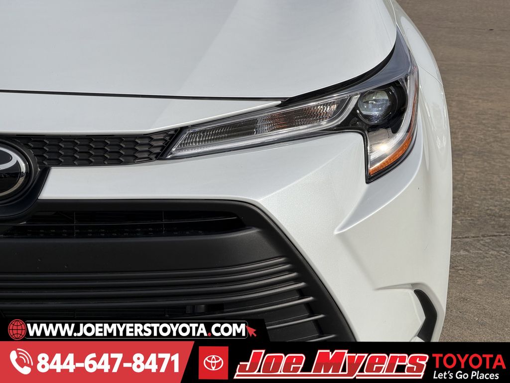 Certified Used 2026 Pearl Toyota LE image 4