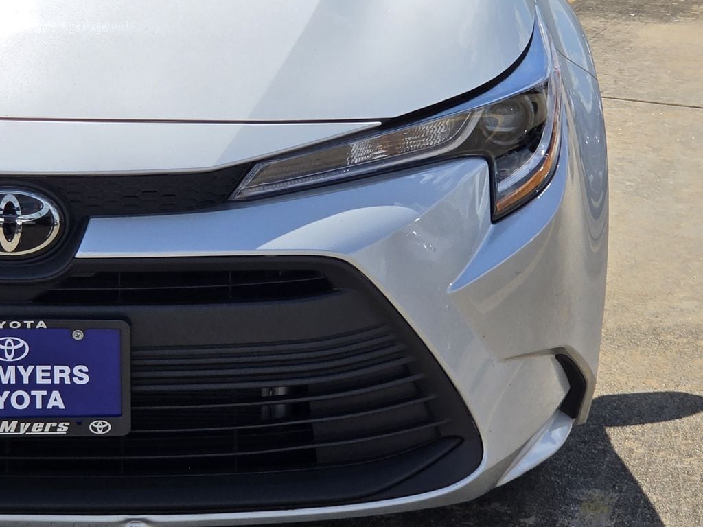 Used 2026 Classic Silver Metallic Toyota LE image 4