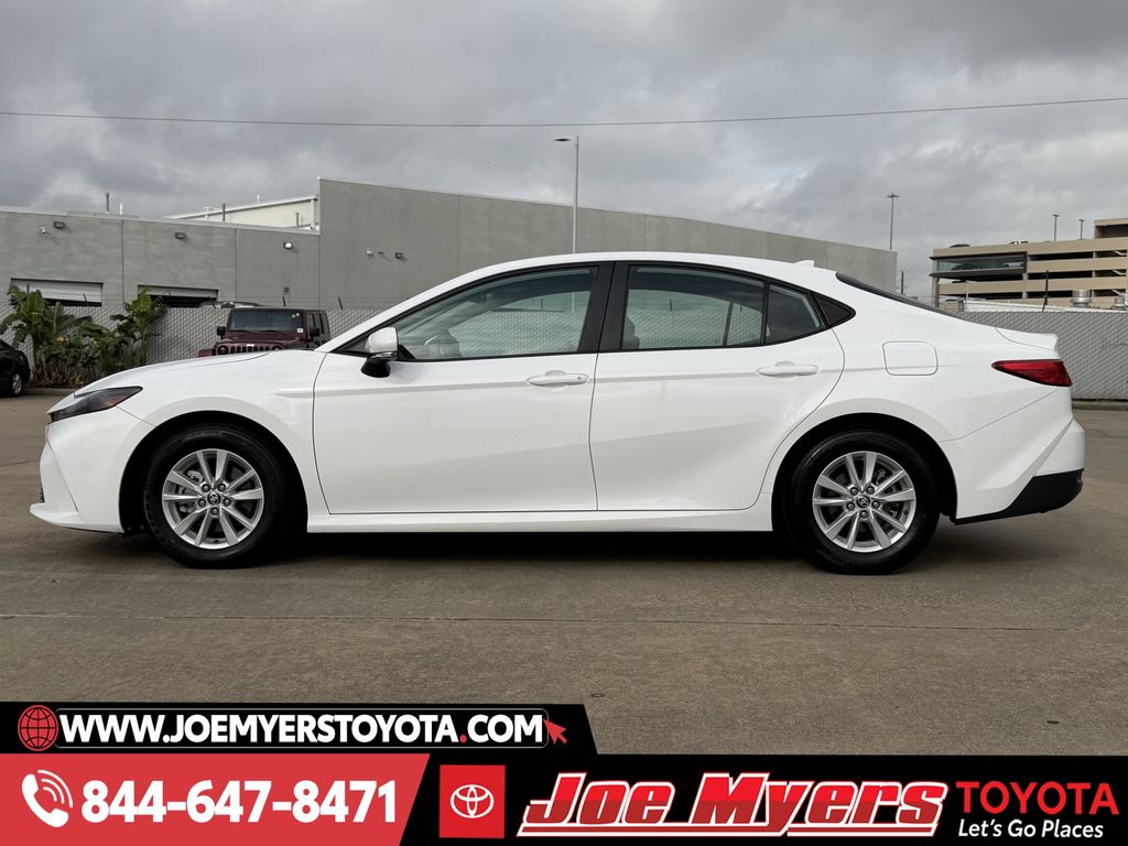 Used 2025 Ice Cap Toyota LE image 6