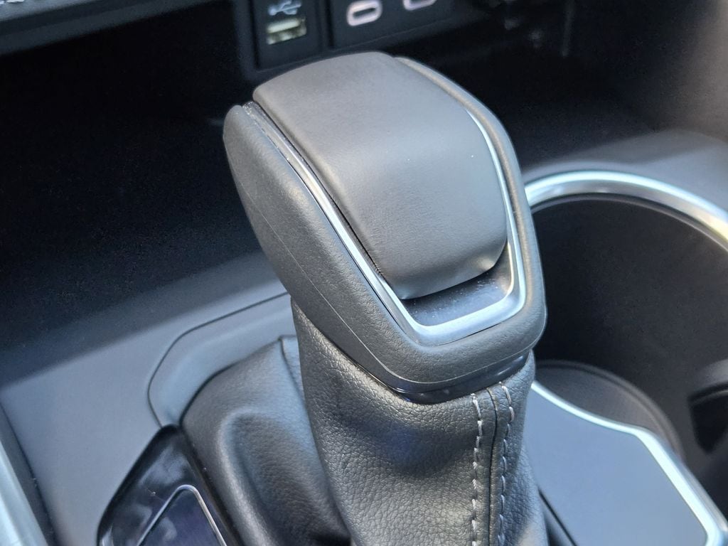 Used 2026 Pearl Toyota XLE image 21