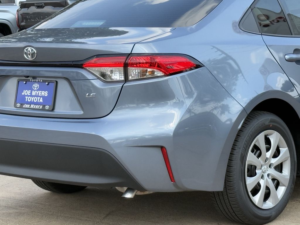 2026 Toyota Corolla LE - Photo 7