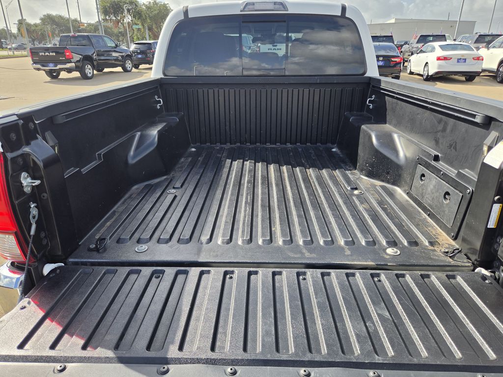 Used 2023 Ice Toyota SR5 image 29