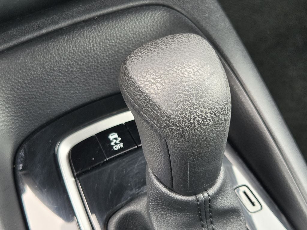 Used 2025 Ice Toyota LE image 20