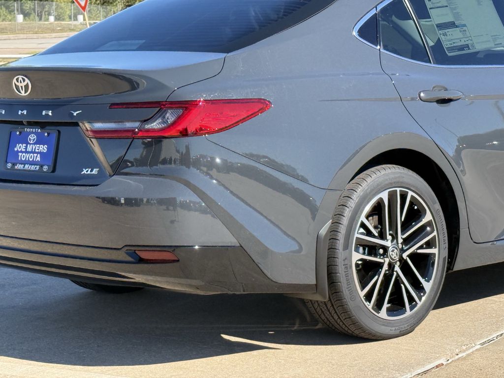 2026 Toyota Camry XLE - Photo 7