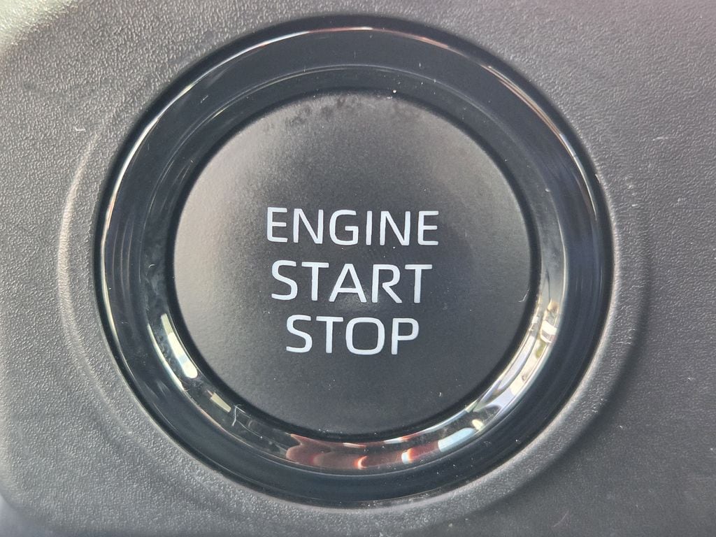 Used 2025 Ice Toyota SR5 image 21