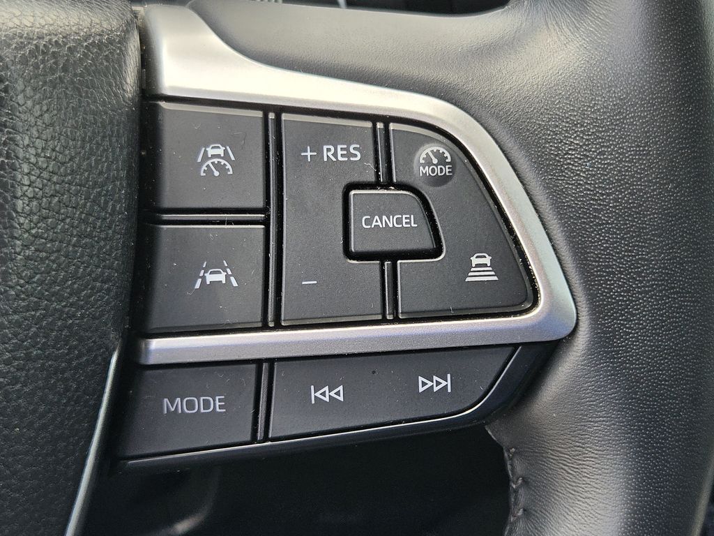 Used 2025 Cloud Toyota XLE image 23