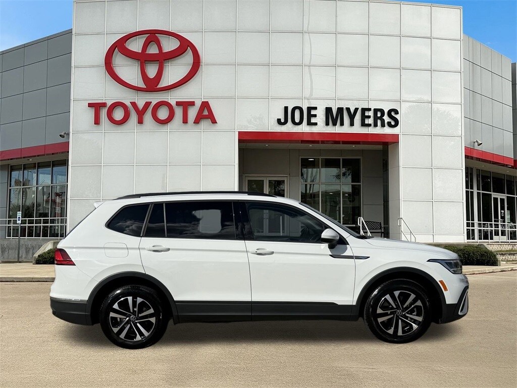 2024 Volkswagen Tiguan S photo 3