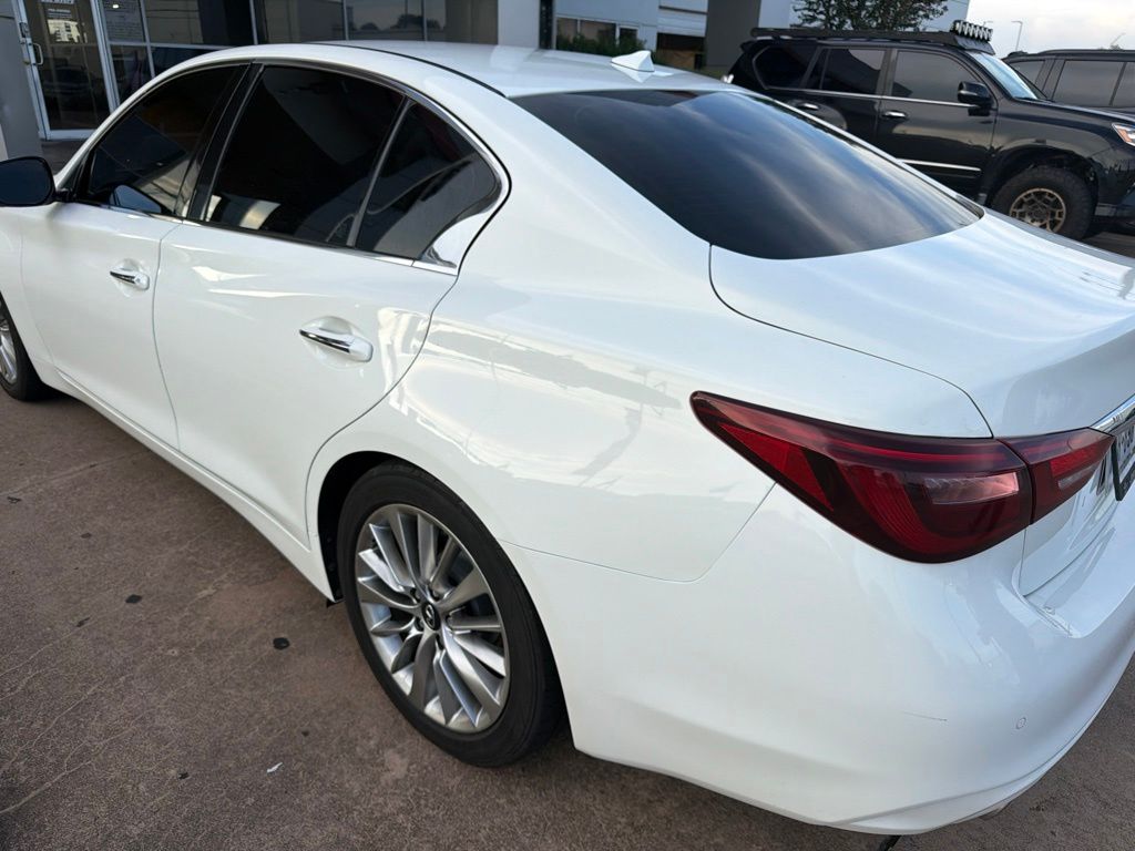 Used 2021 Pure White INFINITI 3.0t Luxe image 2