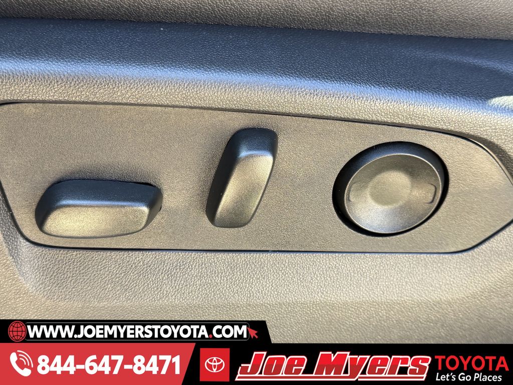 Used 2025 Black Chevrolet LT image 28