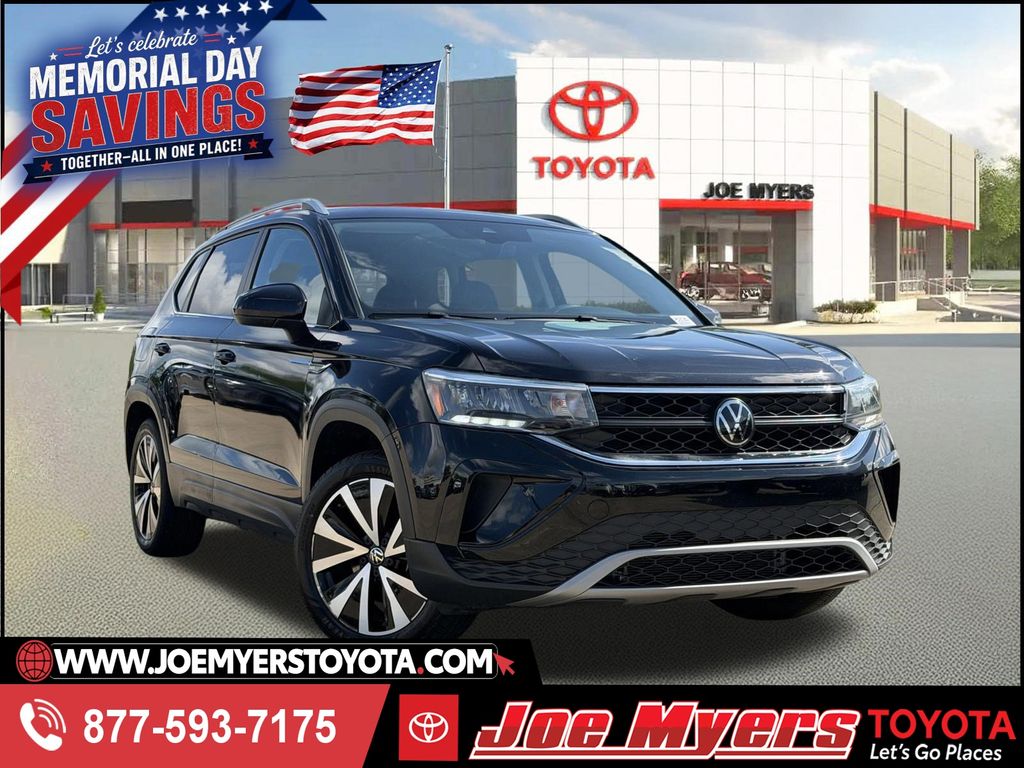 2024 Volkswagen Taos 1.5T SE's photo