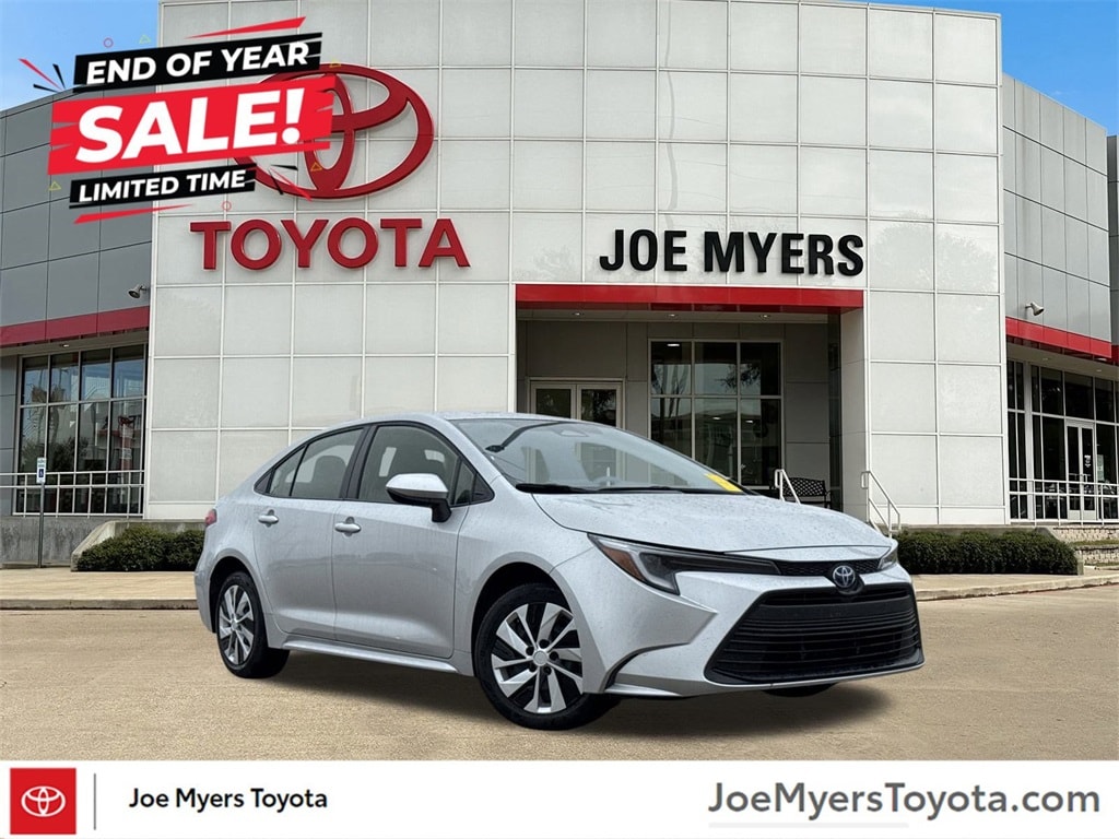 2025 Toyota Corolla LE's photo