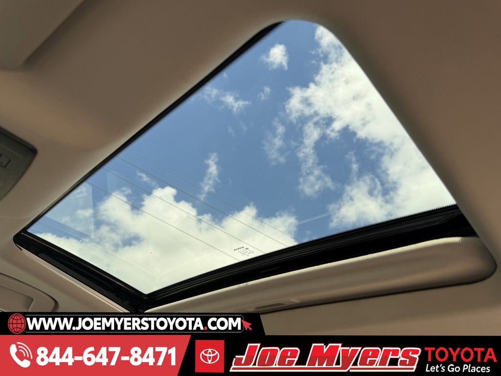 Used 2022 Storm Blue Metallic Nissan 2.5 SL image 29