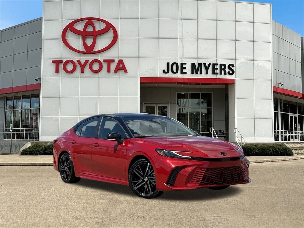 2025 Toyota Camry XSE photo 2