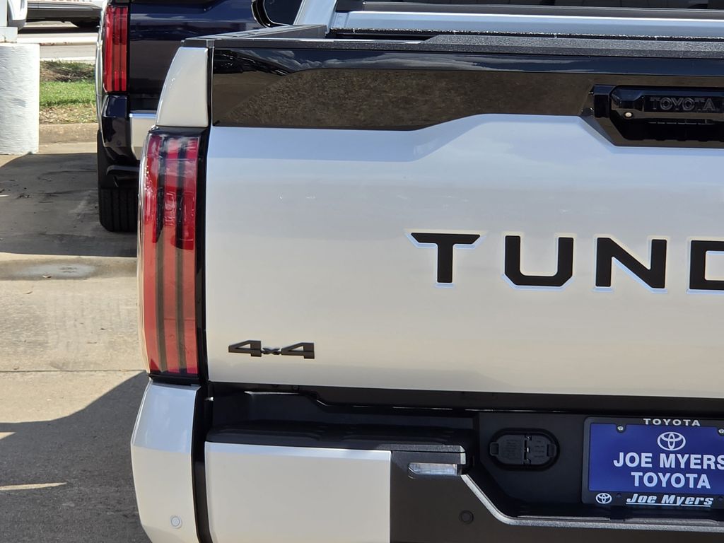 New 2026 Wind Chill Pearl Toyota Platinum image 10