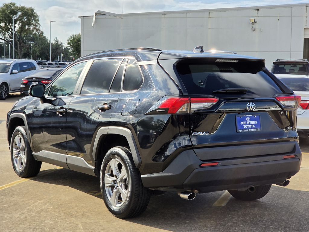 Used 2025 Midnight Black Metallic Toyota XLE image 7