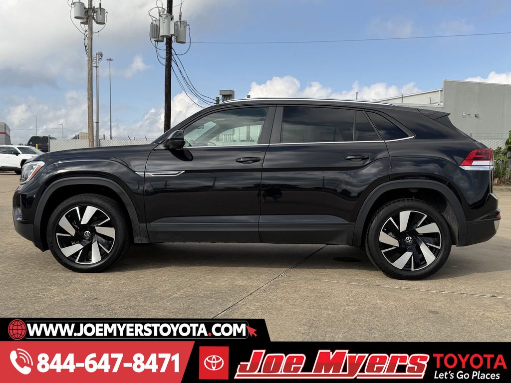 Used 2025 Deep Black Pearl Volkswagen 2.0T SE w/Technology image 6