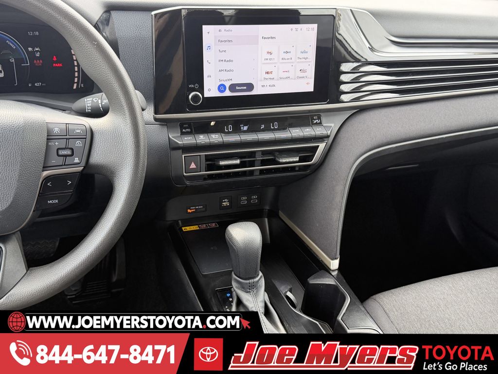 Used 2025 Ice Cap Toyota LE image 17