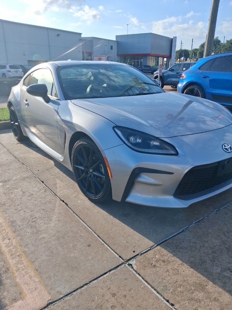 Used 2025 Steel Toyota Premium image 2