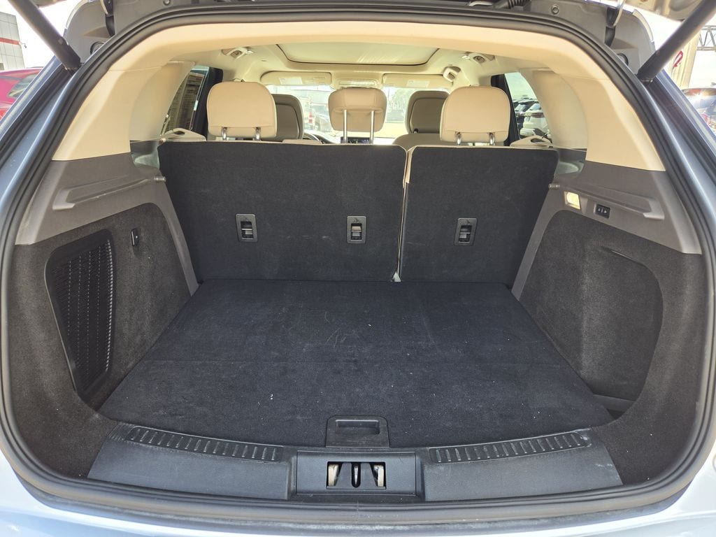 Used 2022 Radiance Metallic Lincoln Grand Touring image 30
