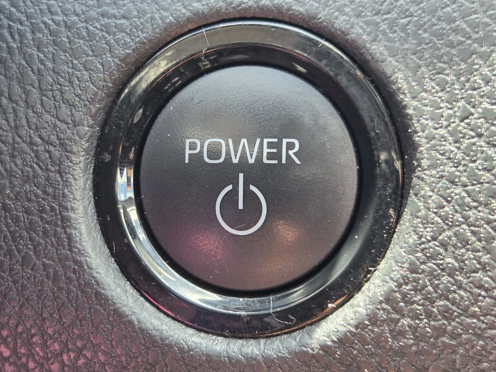 Used 2025 Ice Toyota LE image 22
