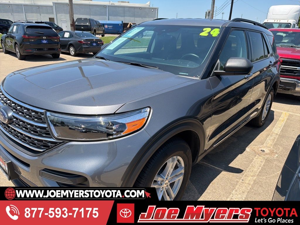 2024 Ford Explorer XLT 4WD's photo