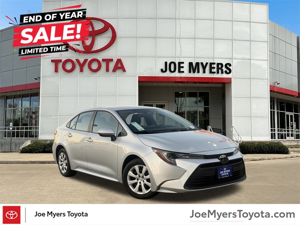 2025 Toyota Corolla LE's photo